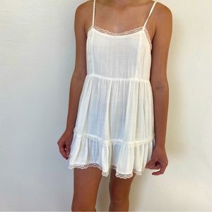 Lulu’s White Mini Dress Lace Detail Size Small Excellent Condition
